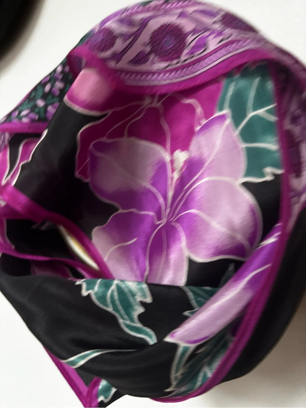 VTG Oscar de la Renta silk twill scarf. purple and magenta floral pattern